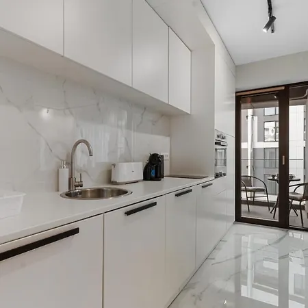 Rentforcomfort Adria In Cloud 9 Бухарест