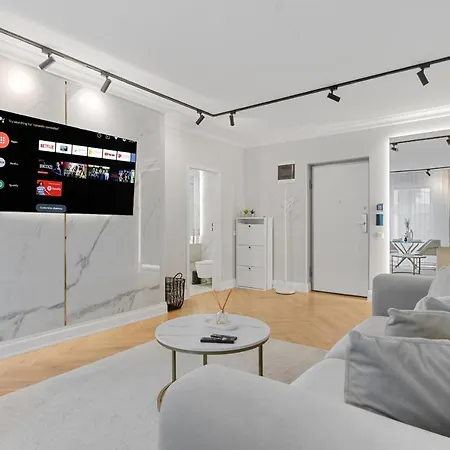 Rentforcomfort Adria In Cloud 9 Apartment *